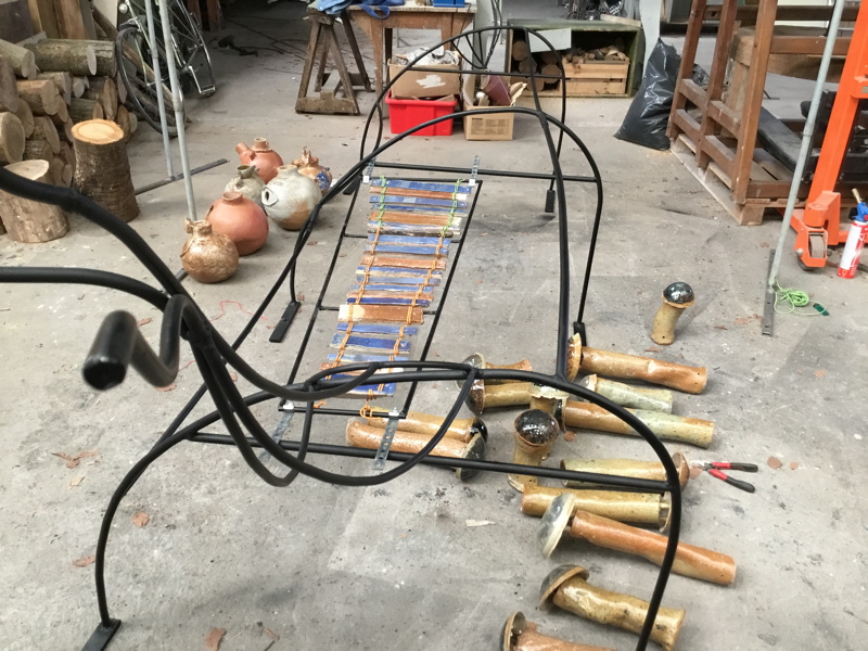 Projet avec les jeunes d'Herserange pour la cr&eacute;ation d'un totem musical Songes.