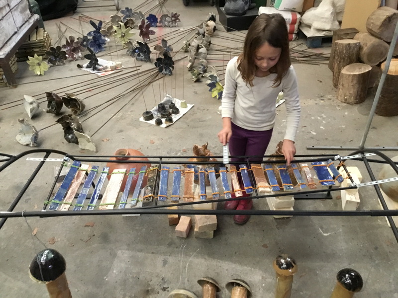 Projet avec les jeunes d'Herserange pour la cr&eacute;ation d'un totem musical Songes.