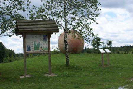 Sph&egrave;re pour l'an 2000 &agrave; Darney