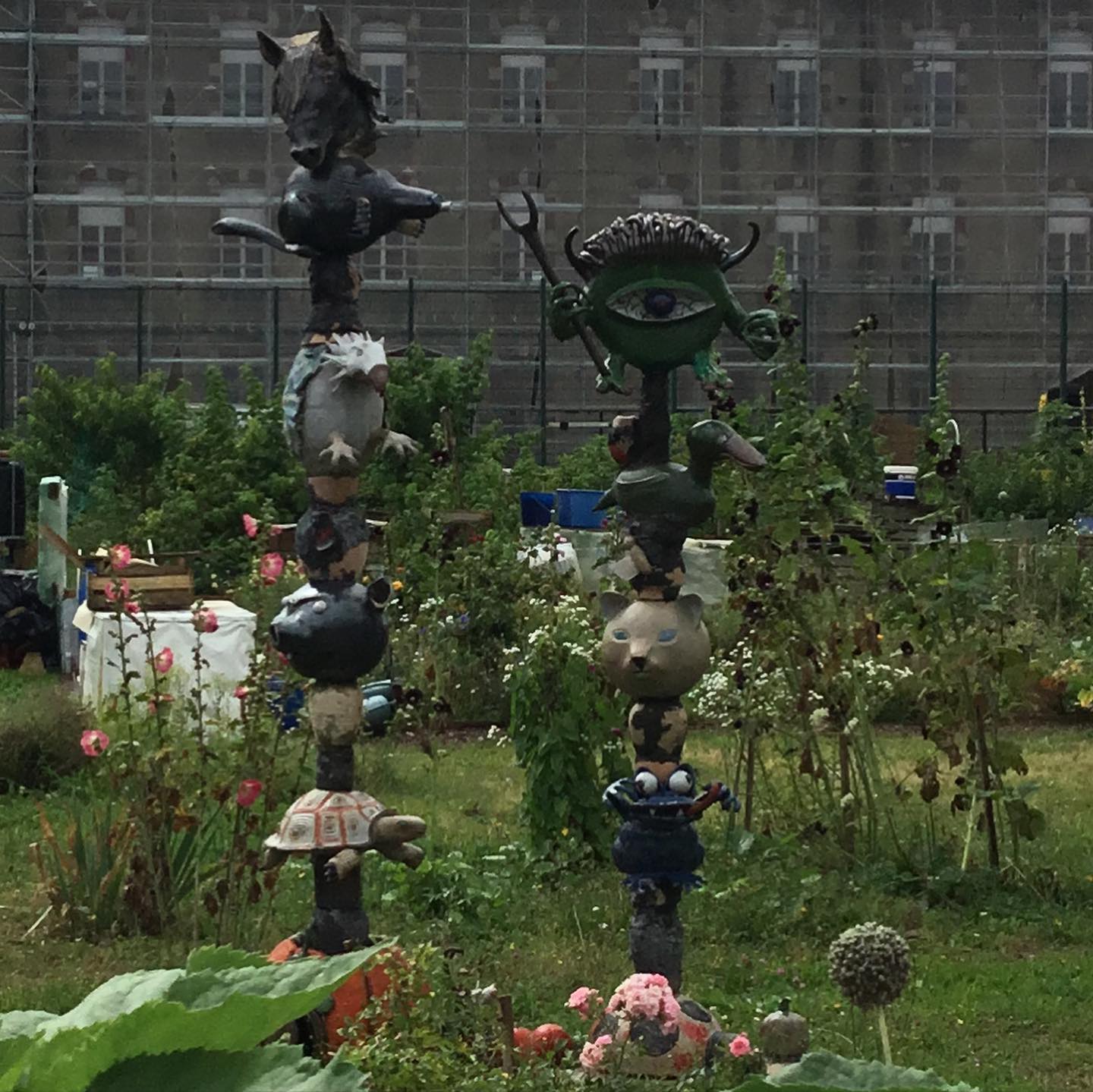 Projet Totem jardin centre de d&eacute;tention